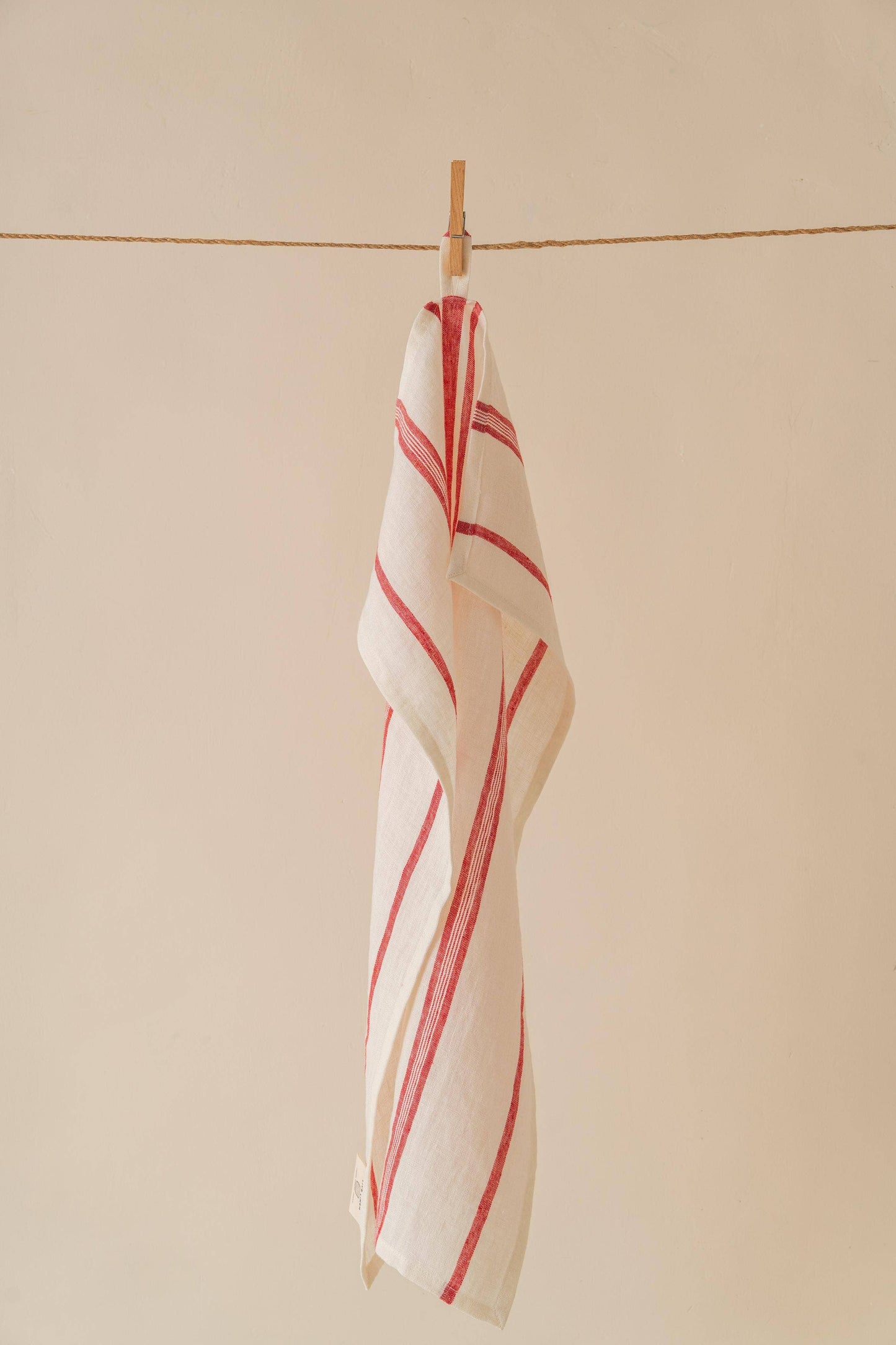 Linen Denise Red Kitchen Towel / 17.75" x 25.5"