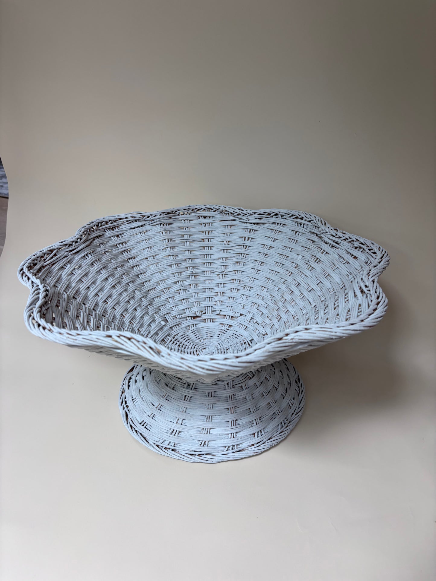 Vintage Rattan Wicker Large Centerpiece Scallop-edge Bowl