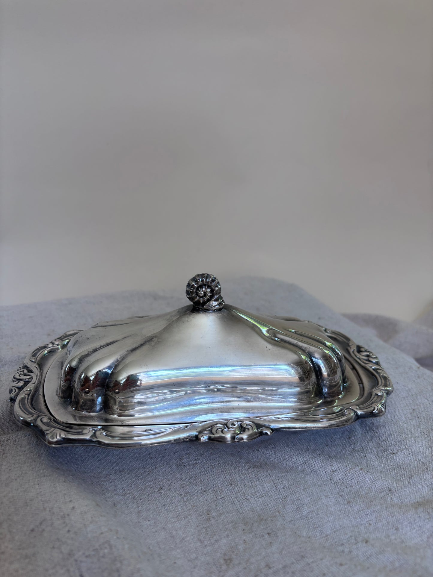 Vintage Silverplate Butter Dish With Seashell Handle