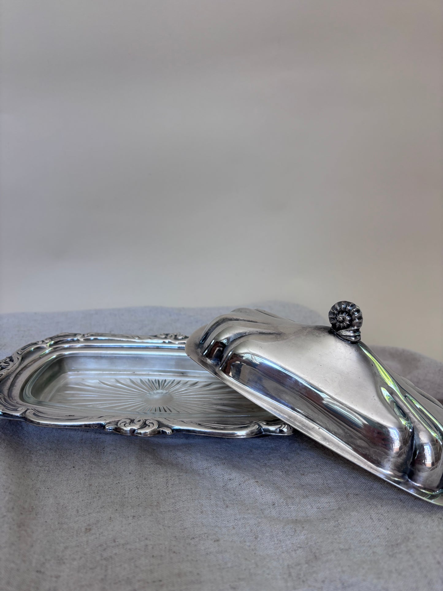Vintage Silverplate Butter Dish With Seashell Handle