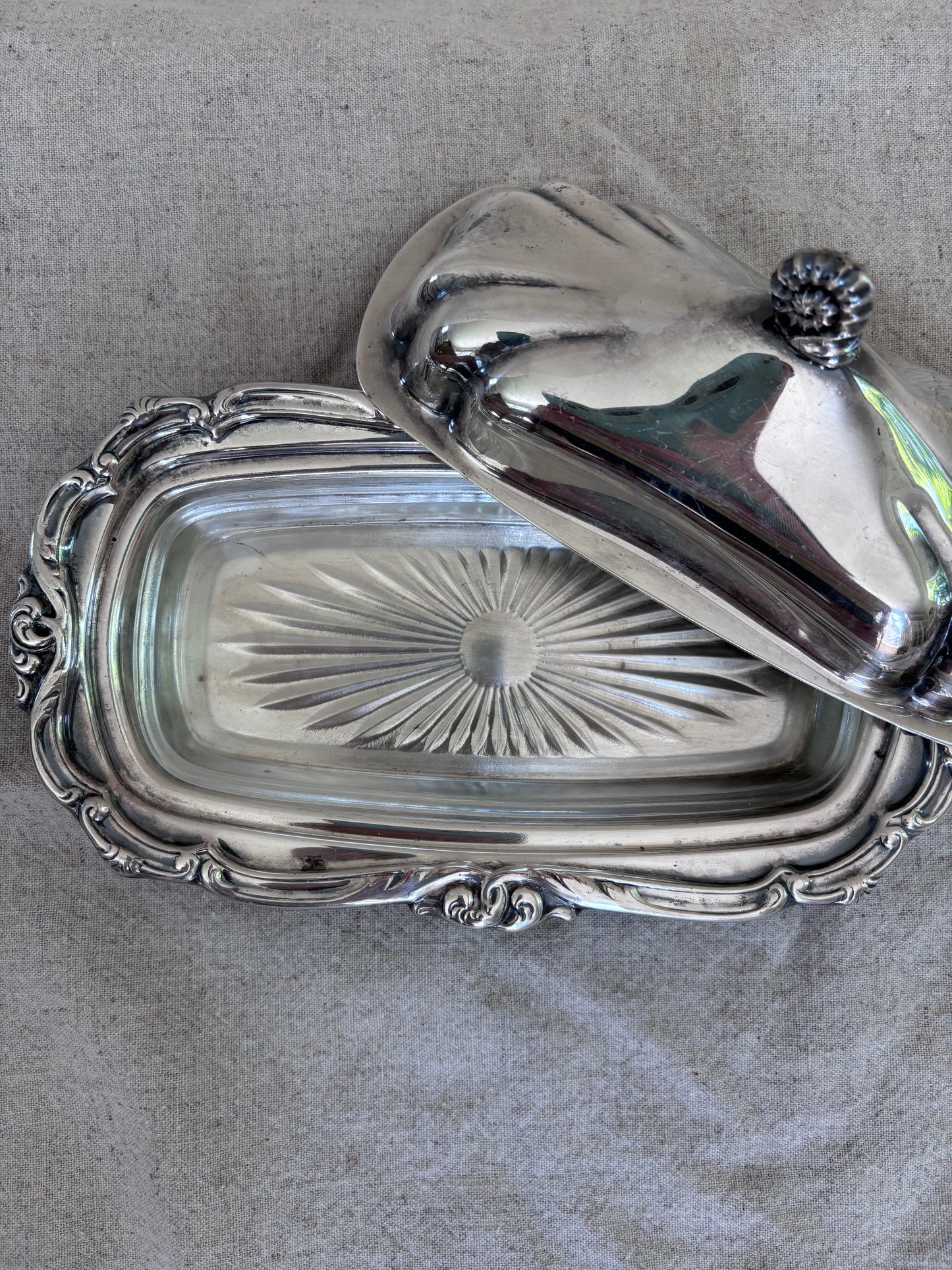 Vintage Silverplate Butter Dish With Seashell Handle