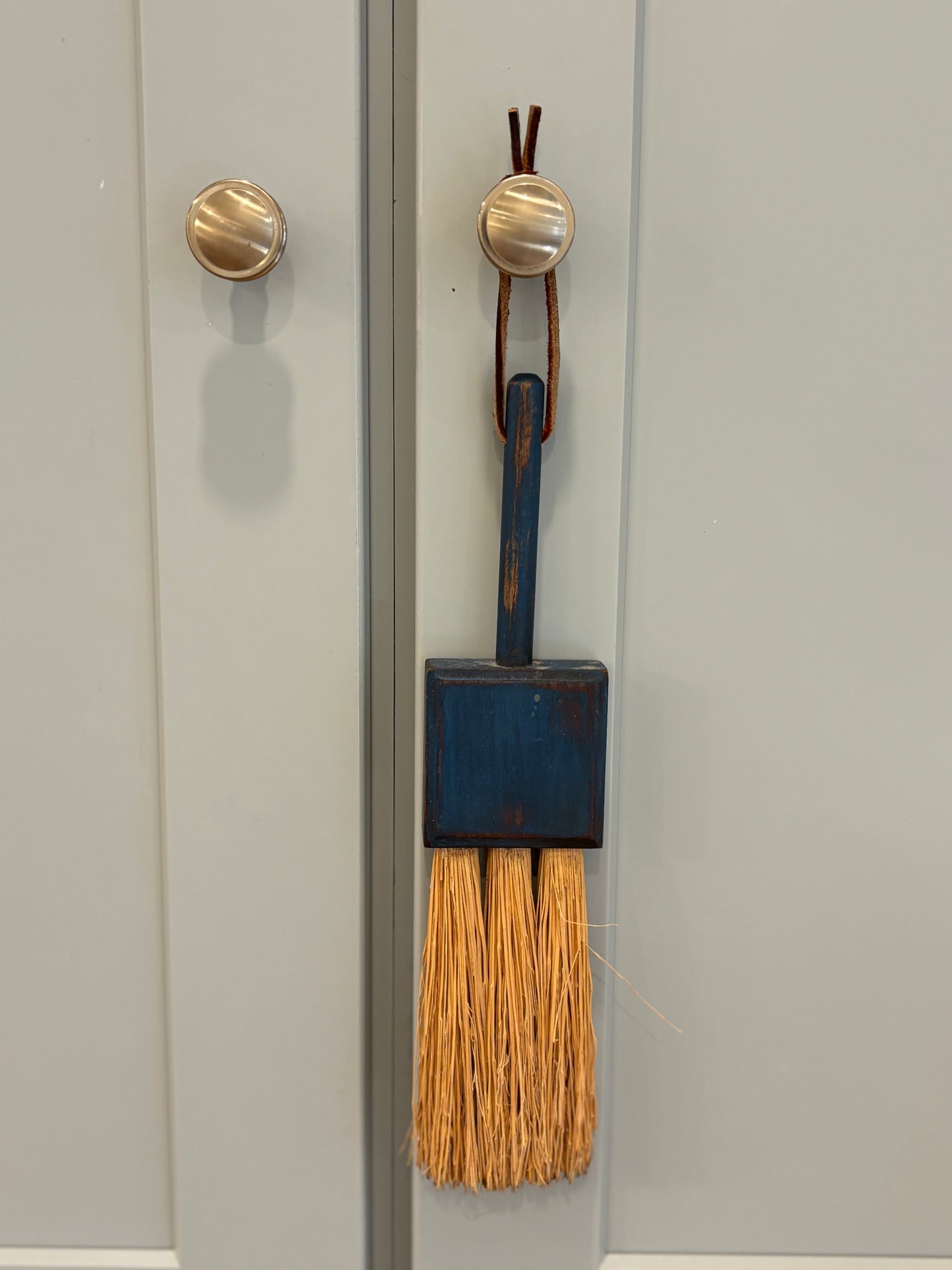 Vintage Whisk "Hand" Broom - Small Blue