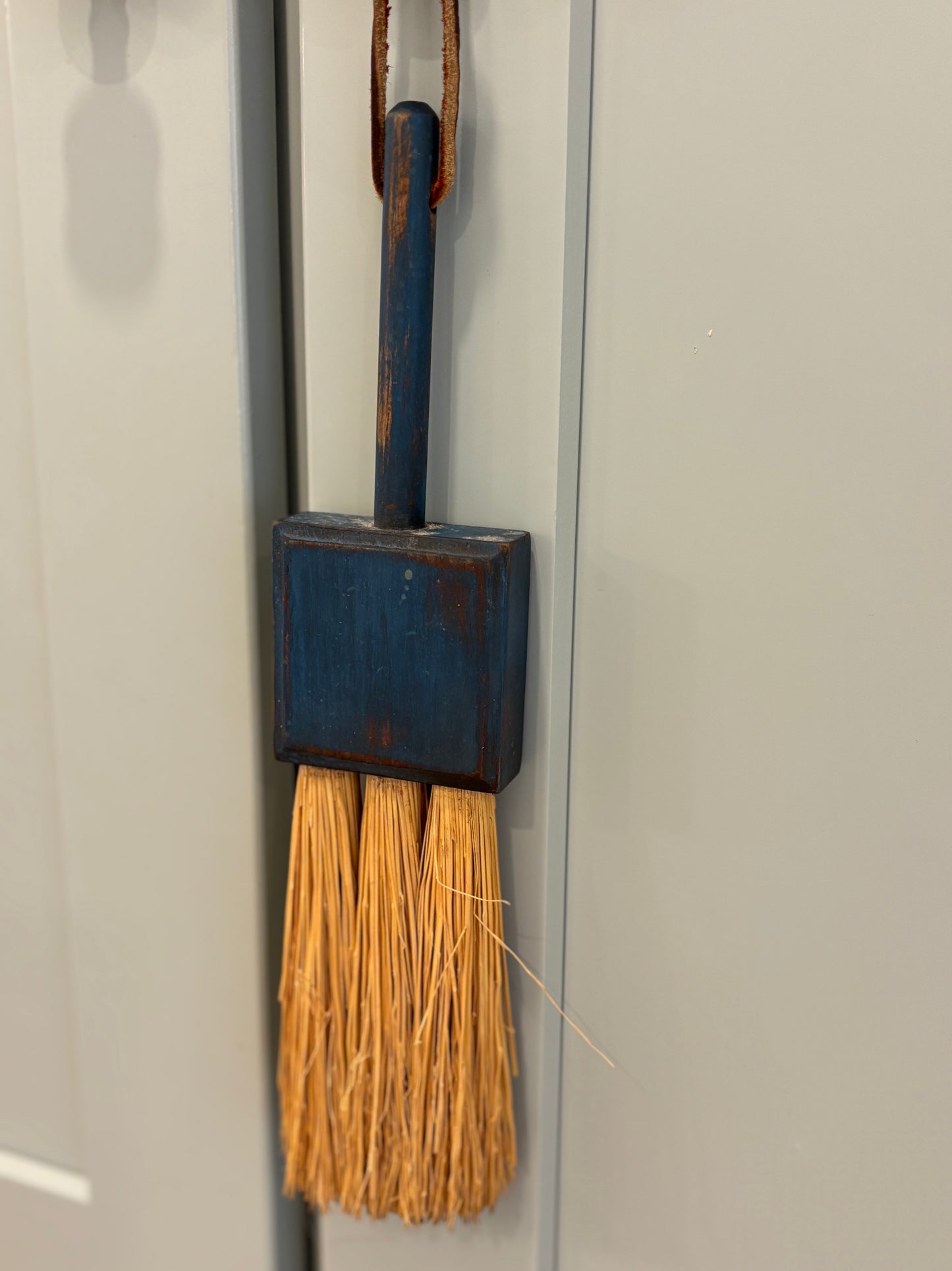 Vintage Whisk "Hand" Broom - Small Blue