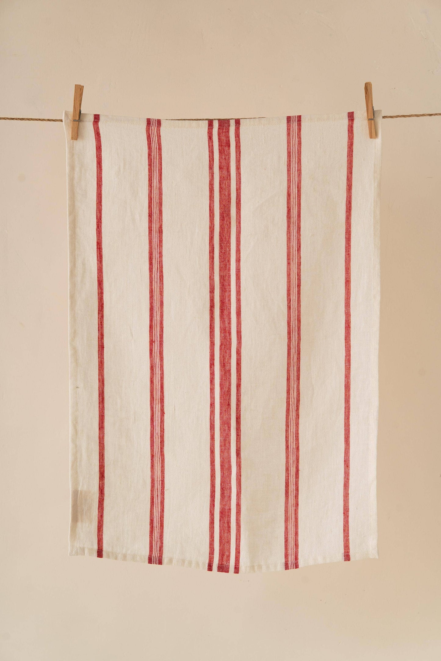 Linen Denise Red Kitchen Towel / 17.75" x 25.5"